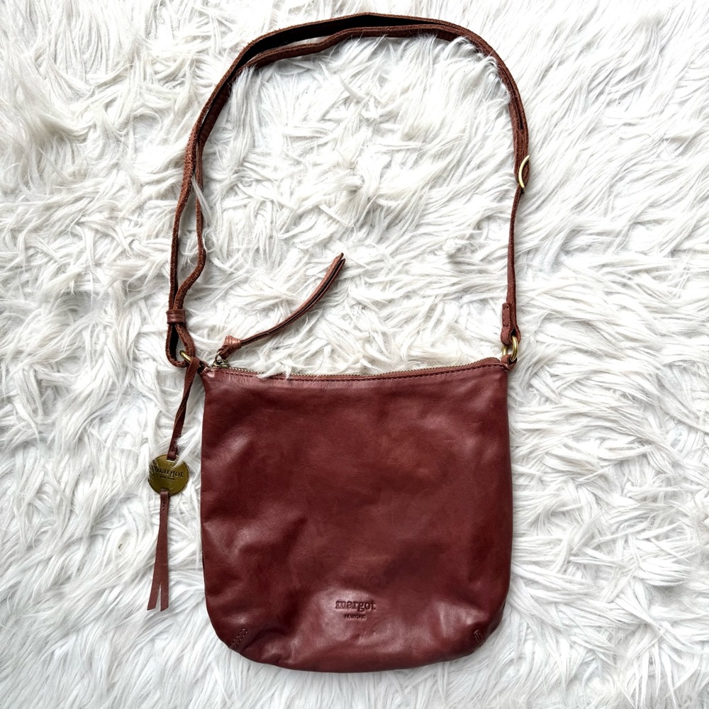 Margot New York Hobo Rich Brown Leather Lightweight Crossbody Bag Purse - Picture 2 of 15